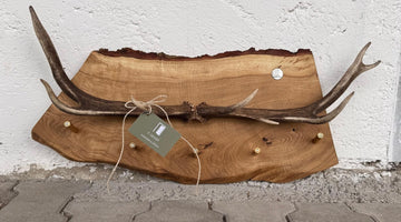 Uriges Unikat aus Holz und echtem Geweih: Die handgefertigte Garderobe von F. Geiger Handwerk & Design war der Hauptpreis des Gewinnspiels von Nature's Gold.