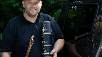 Ben bringt Nature's Gold Hundefutter direkt zu Dir nach Hause.